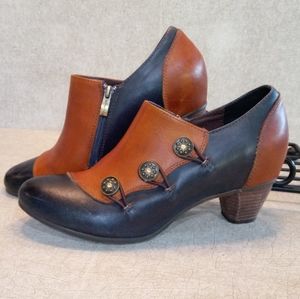 L'Artiste by Spring Step Greentea Leather Booties shoes shooties boots pumps